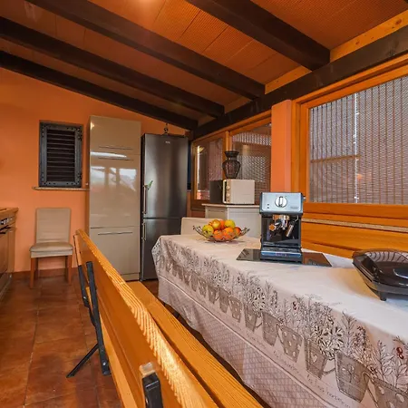 Holliday Lopac Villa